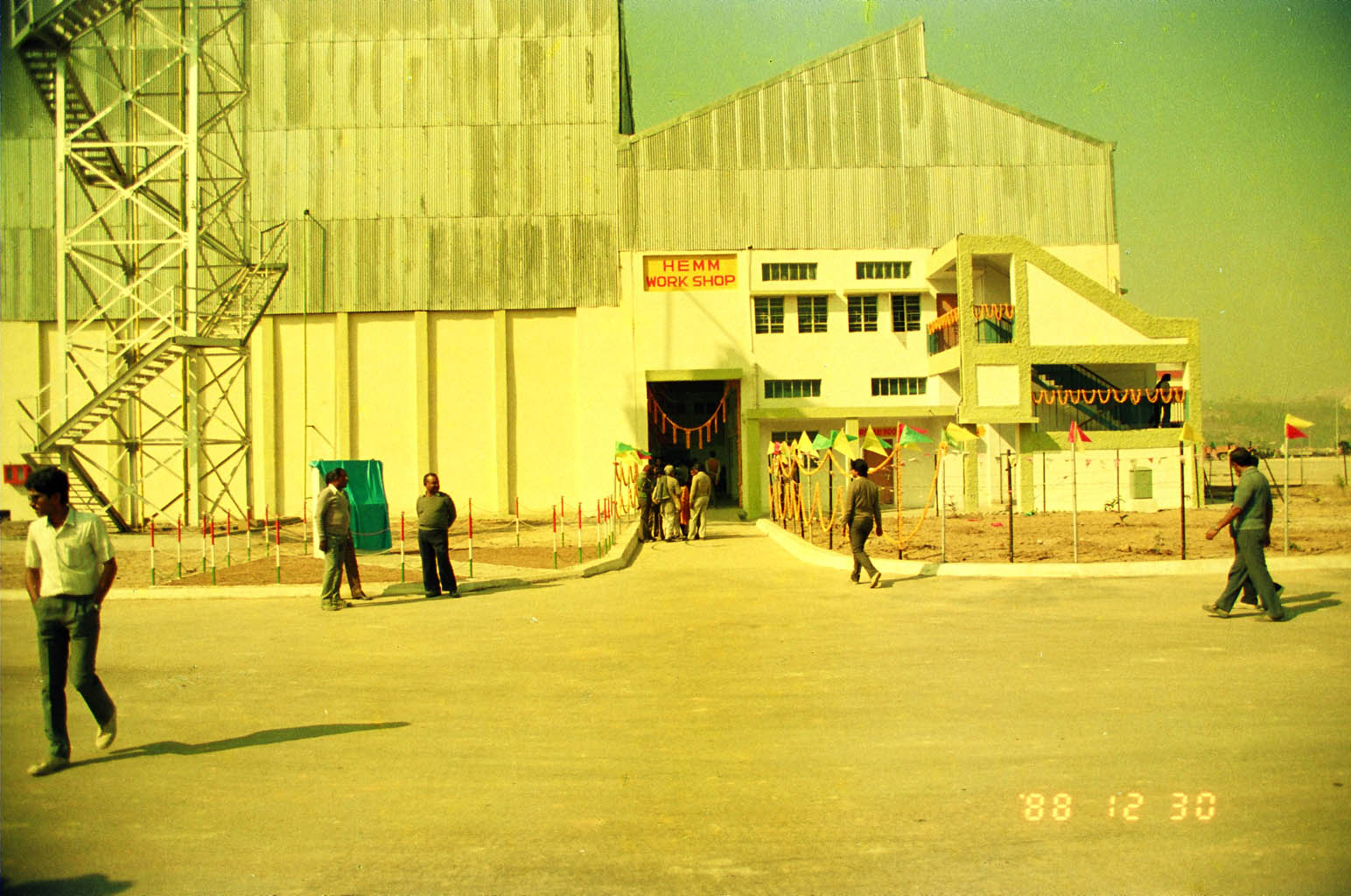 Heavy Earth Moving Machinery Maintenance Workshop for Dudhichua OCP.